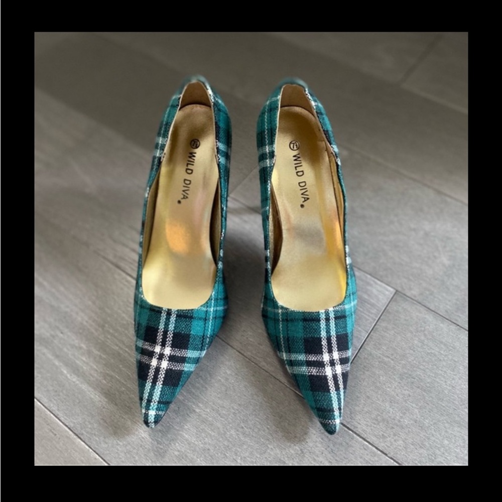 WILD DIVA - PLAID HEELS (RARE FIND)